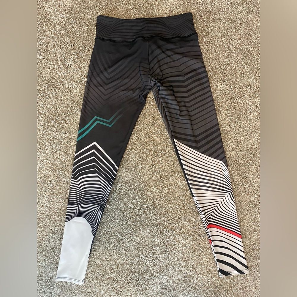 Onzie Graphic Leggings. XS and M/L